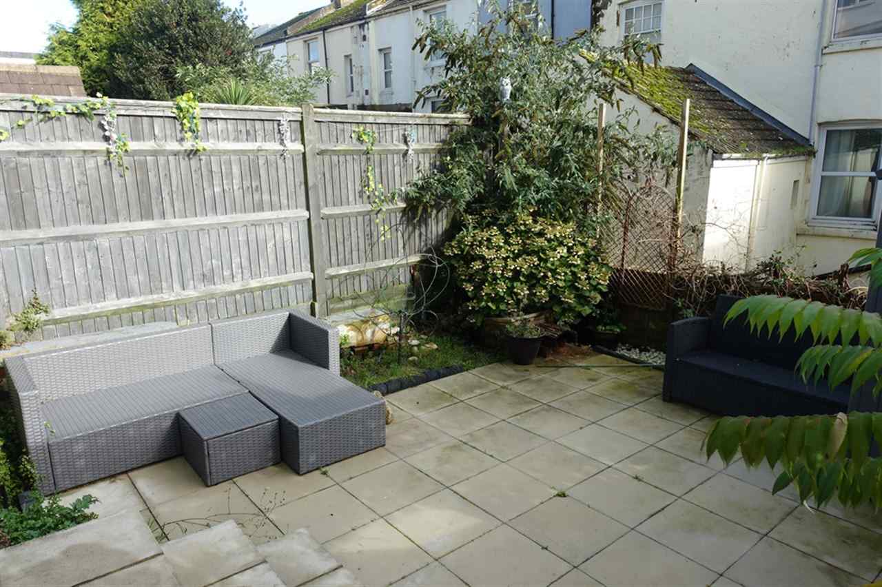 resized-2349823-Patio Area.JPG